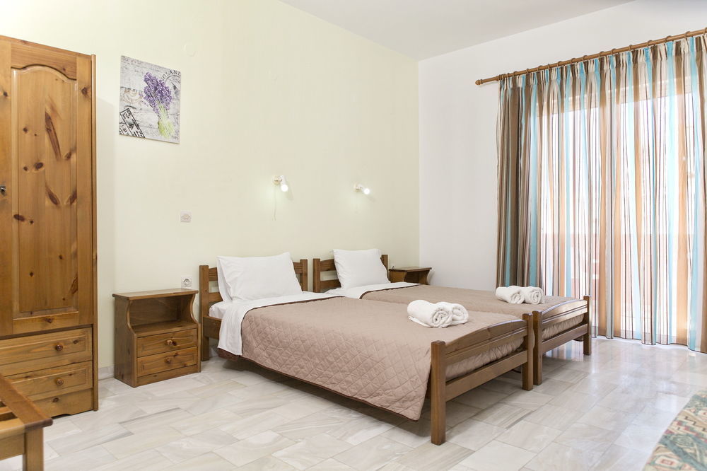 Revekka Rooms 키사모스 외부 사진