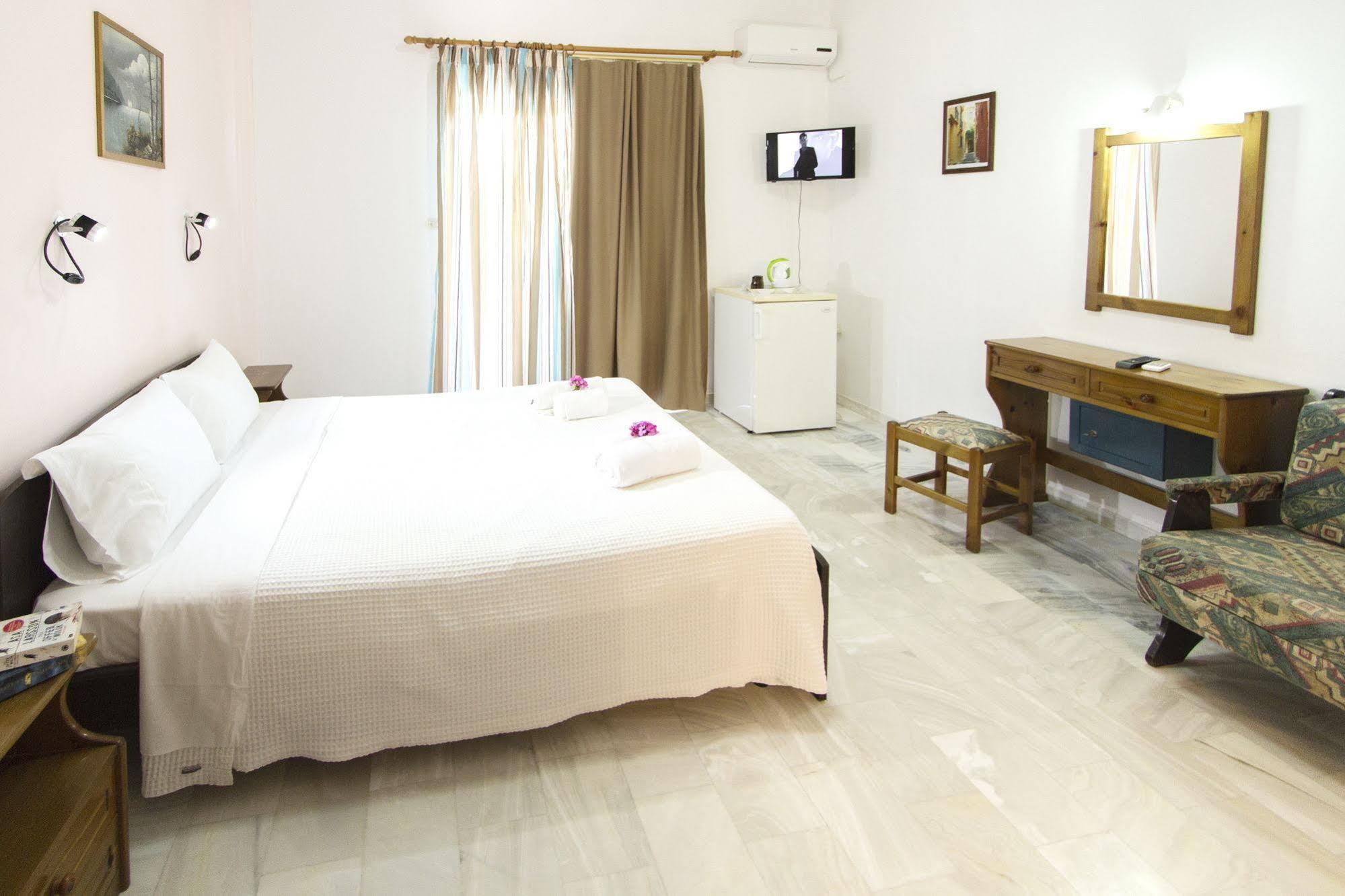 Revekka Rooms 키사모스 외부 사진